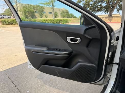 Used 2025 Kia K4 FWD image 18