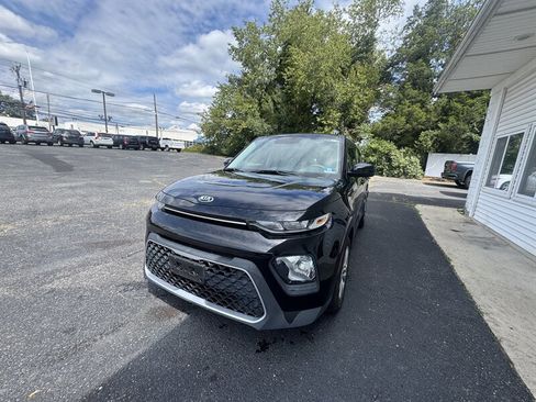 Used 2020 Kia Soul LX FWD image 8