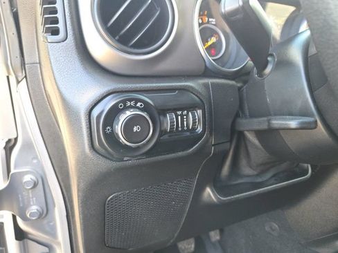 Used 2019 Jeep Wrangler Sport AWD/4WD image 29
