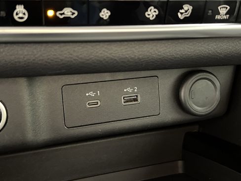 Used 2023 Nissan Rogue SV w/ SV Premium Package image 34