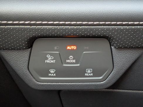 Certified 2024 Volkswagen Atlas Cross Sport SE w/ Panoramic Sunroof Package FWD image 27