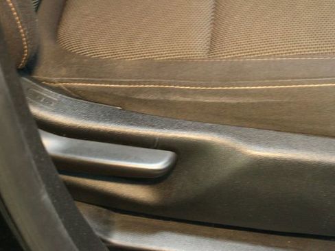 Used 2019 Chevrolet Traverse LT image 12