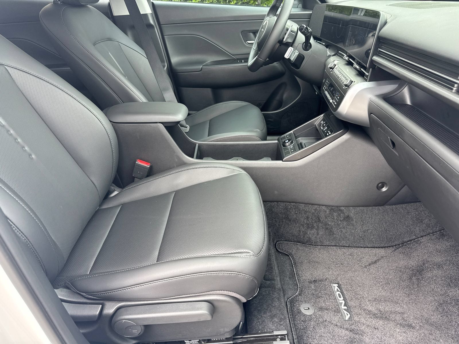 Used 2026 Hyundai Kona SEL Premium FWD image 13