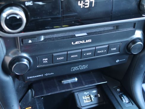 Used 2023 Lexus GX 460 Premium w/ Accessory Package AWD/4WD image 23