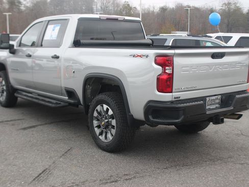 Used 2022 Chevrolet Silverado 2500 Custom w/ Custom Convenience Package image 5