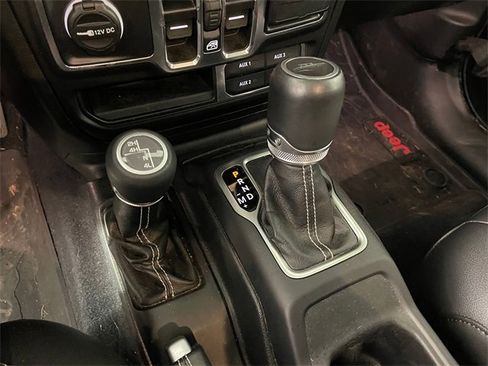 Used 2020 Jeep Gladiator Overland image 9