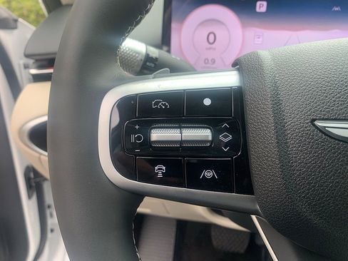 Used 2026 Genesis GV70 2.5T Select image 7