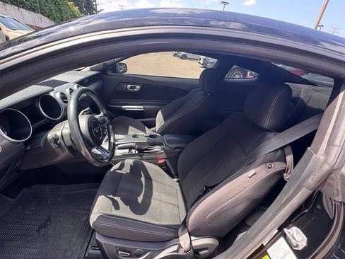 Used 2018 Ford Mustang GT RWD image 9