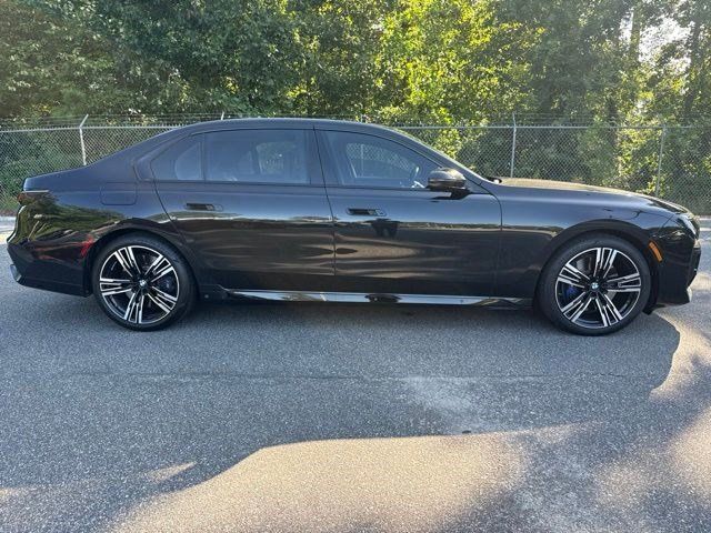 Certified 2024 BMW 760i xDrive w/ Executive Package AWD/4WD image 4