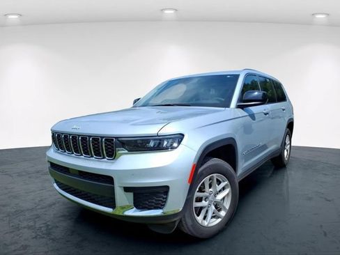 Used 2025 Jeep Grand Cherokee L Laredo w/ Luxury Tech Group I AWD/4WD image 2
