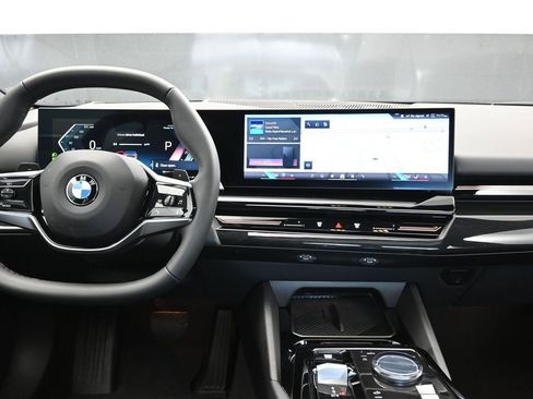 Certified 2026 BMW 530i image 19