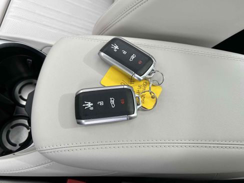 Used 2023 Maserati Grecale Modena image 11