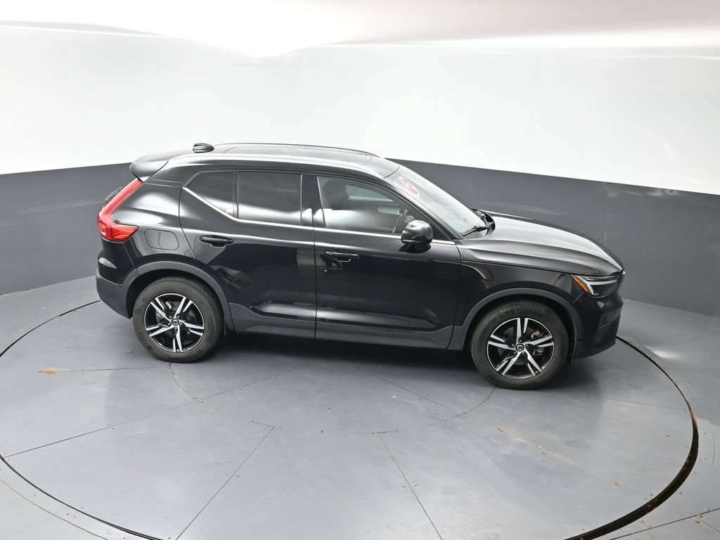 Used 2025 Volvo XC40 B5 Core AWD/4WD image 42
