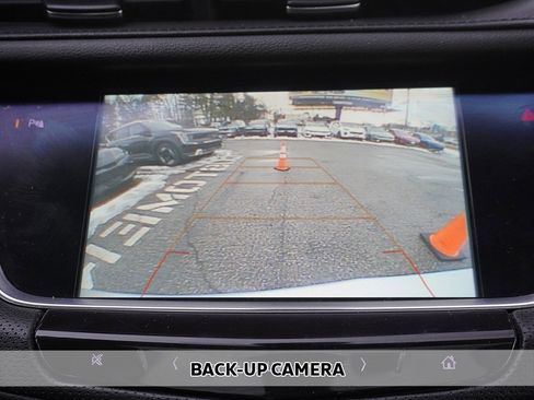 Used 2018 Cadillac XT5 Premium Luxury image 8