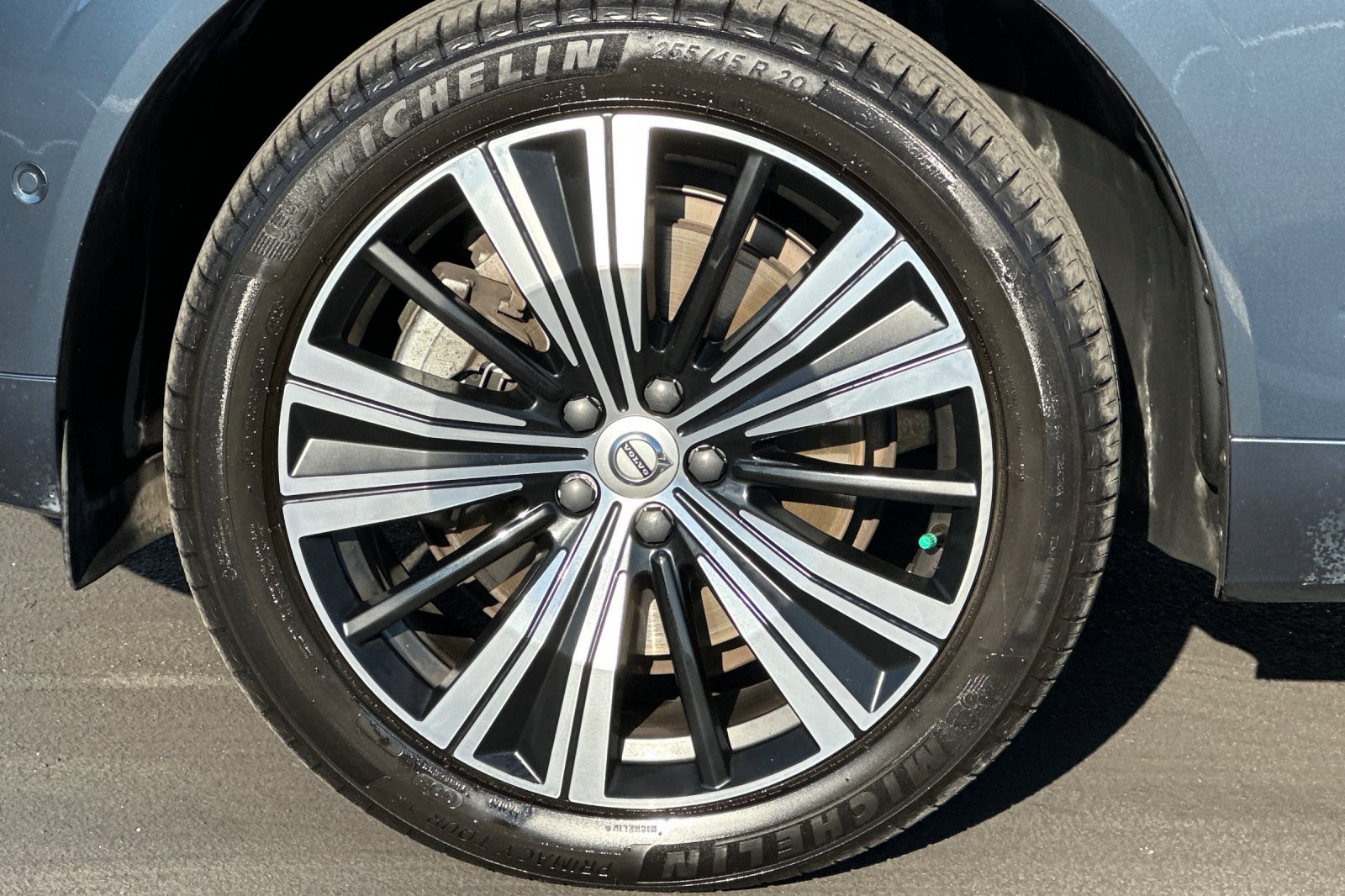 Used 2022 Volvo XC60 T8 Inscription w/ Advanced Package AWD/4WD image 34