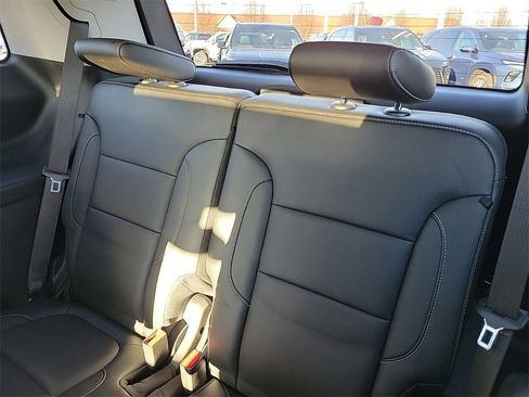 Used 2019 GMC Acadia SLT image 11