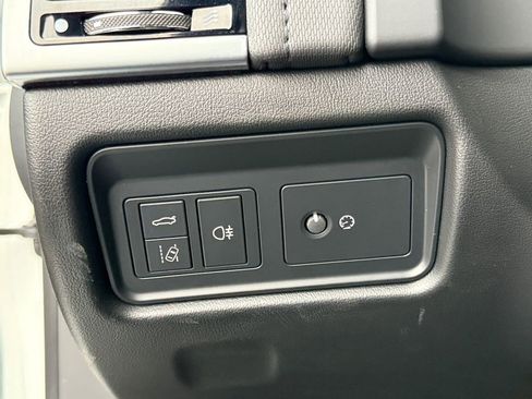 Used 2020 Jaguar F-TYPE Coupe image 21