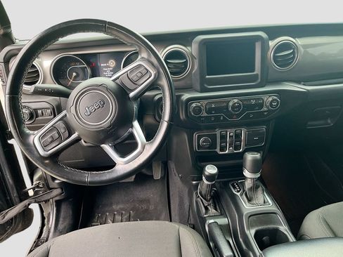 Used 2020 Jeep Wrangler Unlimited Sahara AWD/4WD image 22
