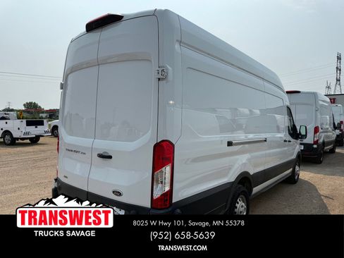 Used 2025 Ford Transit 250 148 High Roof Extended AWD image 3