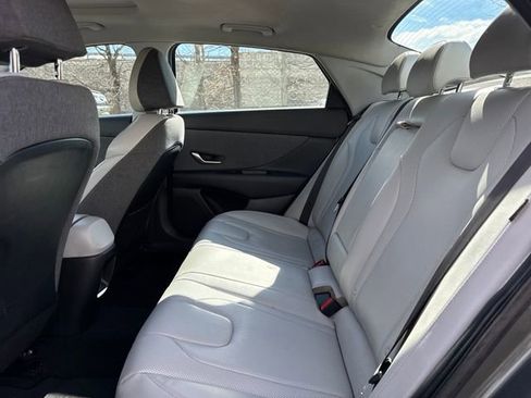 Certified 2025 Hyundai Elantra Limited image 11