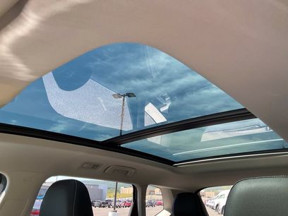 Used 2025 Volkswagen Taos SE w/ Panoramic Sunroof Package