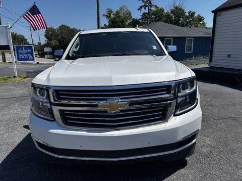 Used 2020 Chevrolet Suburban Premier RWD image 2