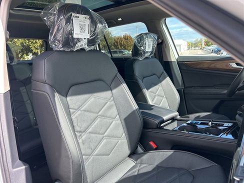 New 2026 Volkswagen Atlas SE image 45