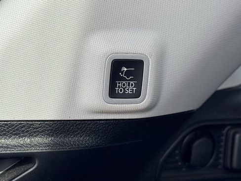 Certified 2023 Jeep Grand Cherokee Limited w/ Black Appearance Package image 33