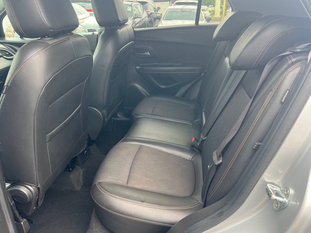 Used 2018 Chevrolet Trax LT w/ LT Convenience Package AWD/4WD image 23