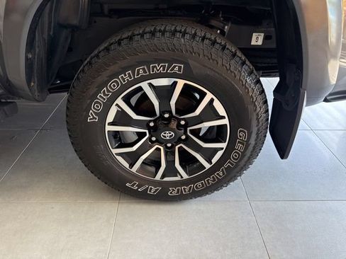 Used 2023 Toyota Tacoma TRD Sport w/ Technology Package AWD/4WD image 15