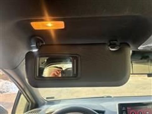 Used 2021 Toyota Corolla SE image 32