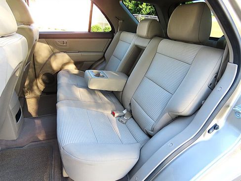 Used 2009 Kia Sorento LX RWD image 23