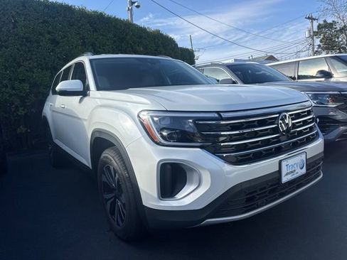 New 2026 Volkswagen Atlas SE image 1