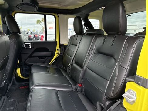 Used 2022 Jeep Wrangler Unlimited Sahara image 7