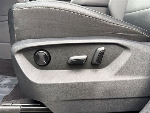 Used 2021 Volkswagen Atlas SE w/ Towing Package image 16