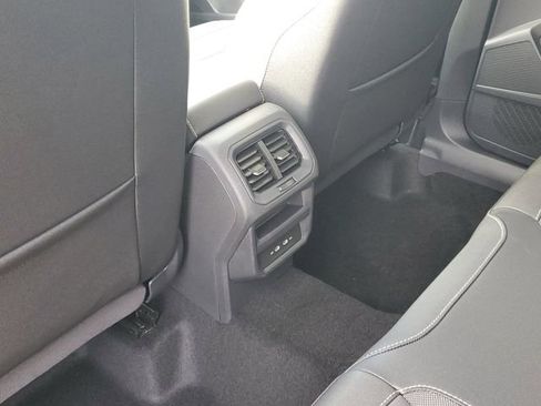 New 2026 Volkswagen Taos SE FWD image 28