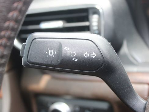 Used 2022 Ford Explorer King Ranch w/ Premium Technology Package RWD image 24