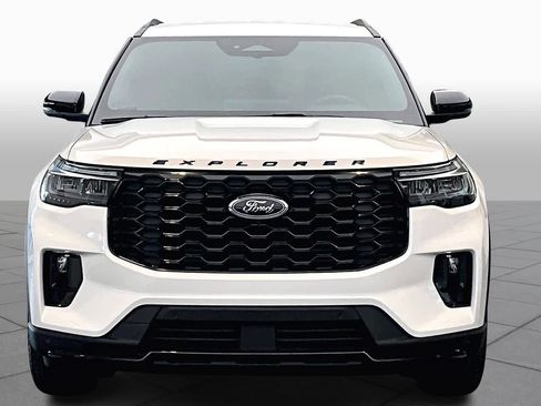 Used 2025 Ford Explorer ST-Line image 4