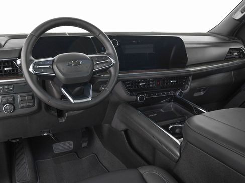 Used 2026 Chevrolet Suburban Z71 w/ Comfort Package image 19