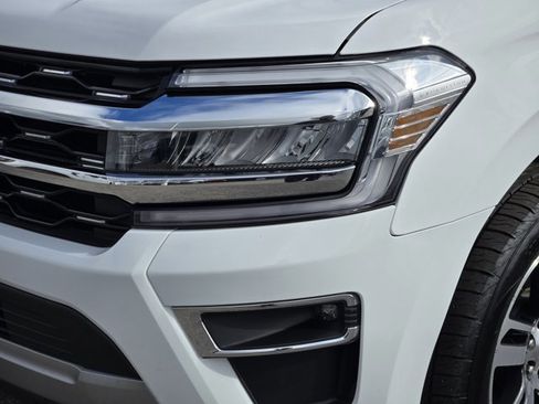 Certified 2024 Ford Expedition Limited image 9