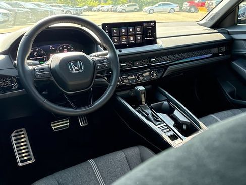 Used 2025 Honda Accord Sport image 25