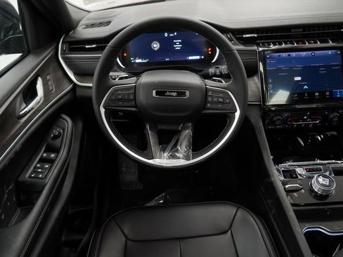 New 2025 Jeep Grand Cherokee Limited image 21