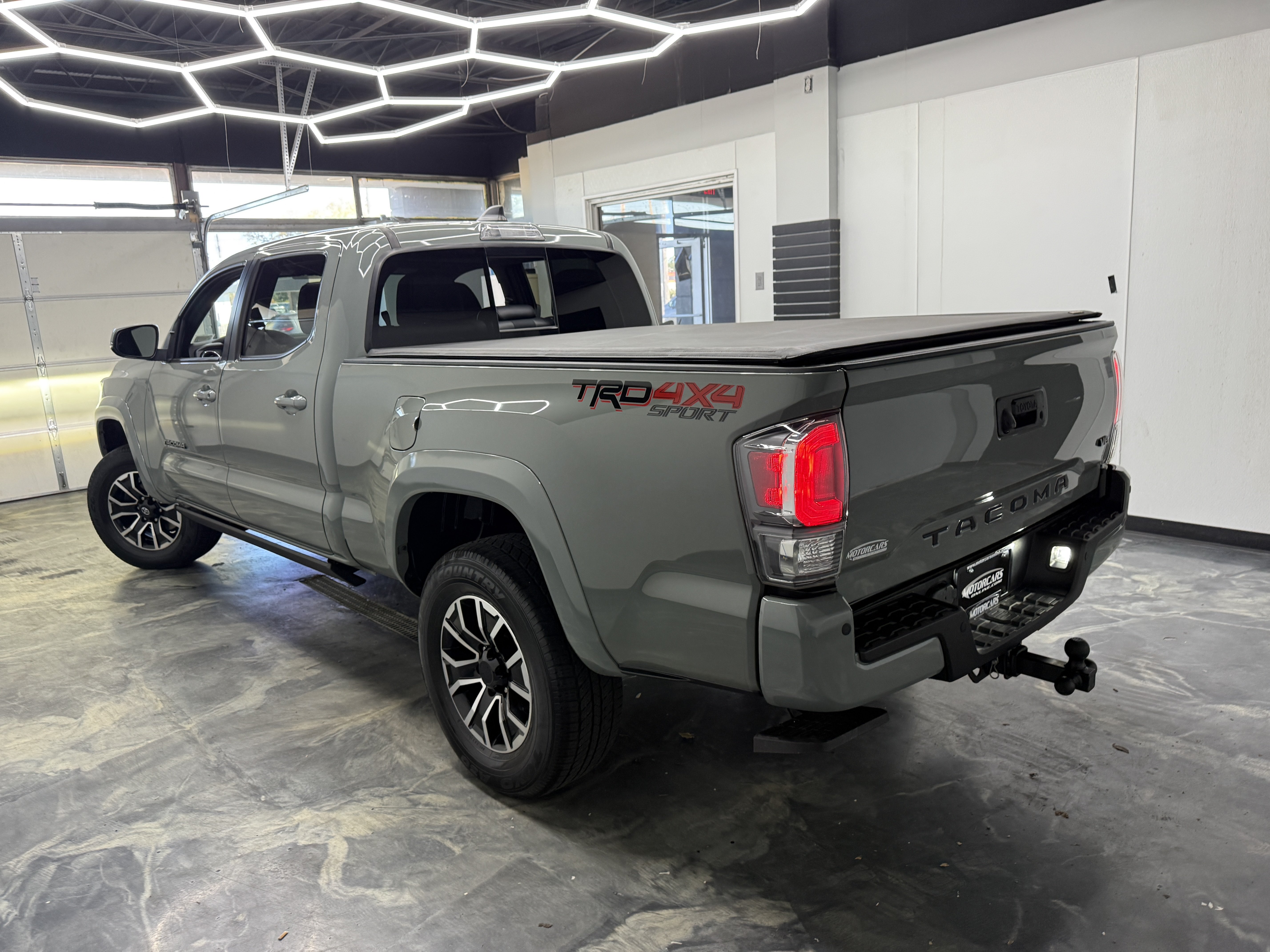 Used 2023 Toyota Tacoma TRD Sport w/ TRD Premium Sport Package AWD/4WD image 3