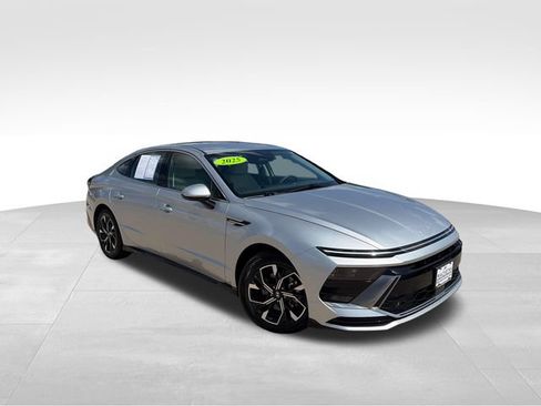 Used 2025 Hyundai Sonata SEL FWD image 8