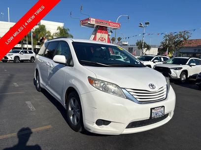 Used 2017 Toyota Sienna LE