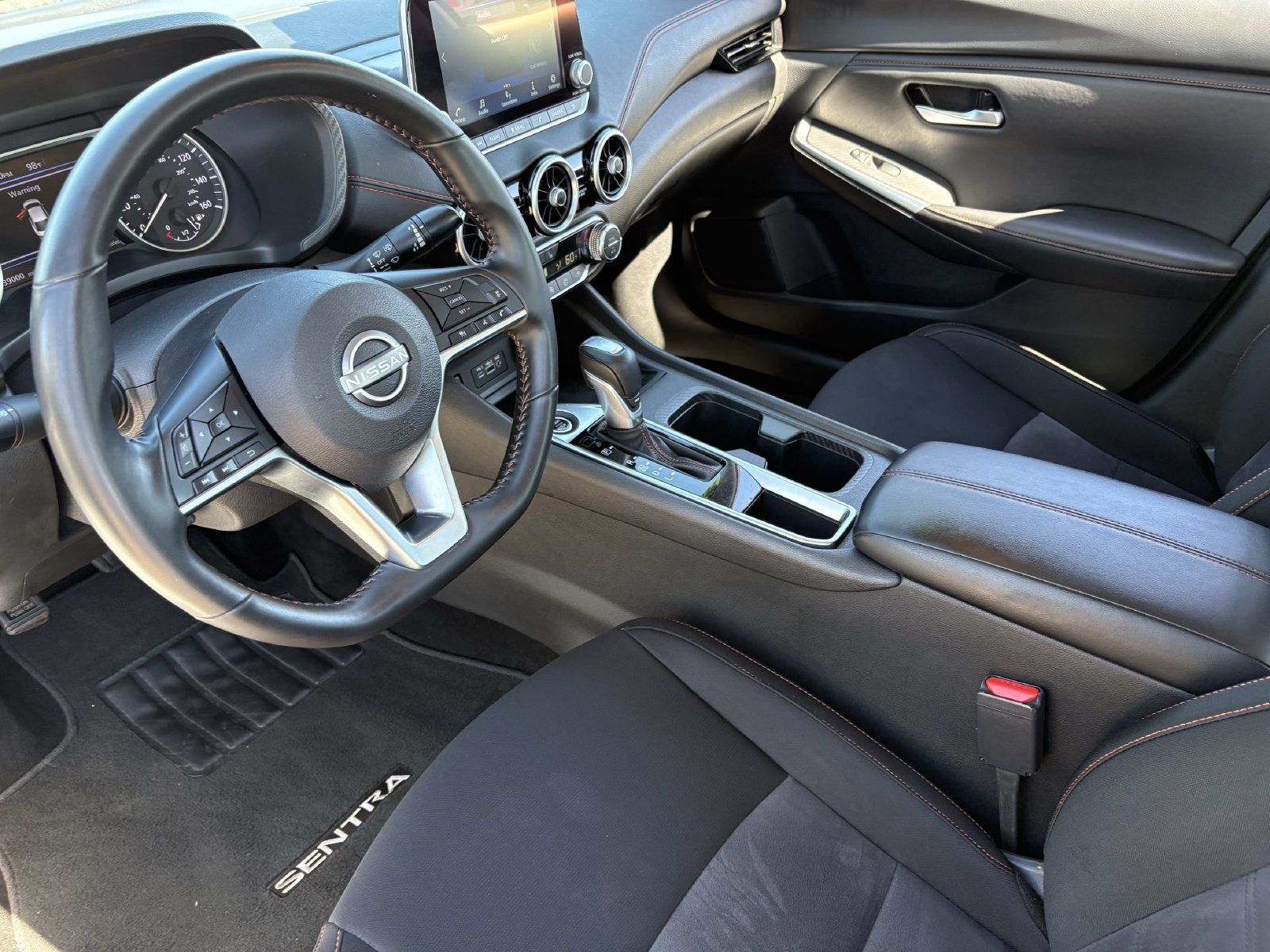Used 2025 Nissan Sentra SR FWD image 23