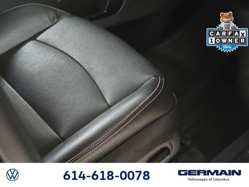 Used 2022 GMC Terrain SLT w/ Infotainment Package II AWD/4WD image 32
