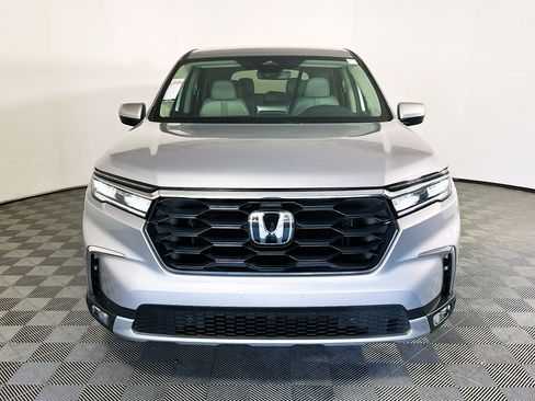 Used 2025 Honda Pilot EX-L image 8