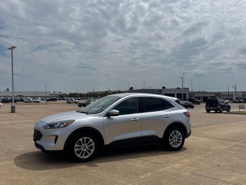 Used 2020 Ford Escape SE FWD image 12