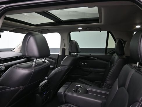 Used 2023 Honda Pilot Touring image 15
